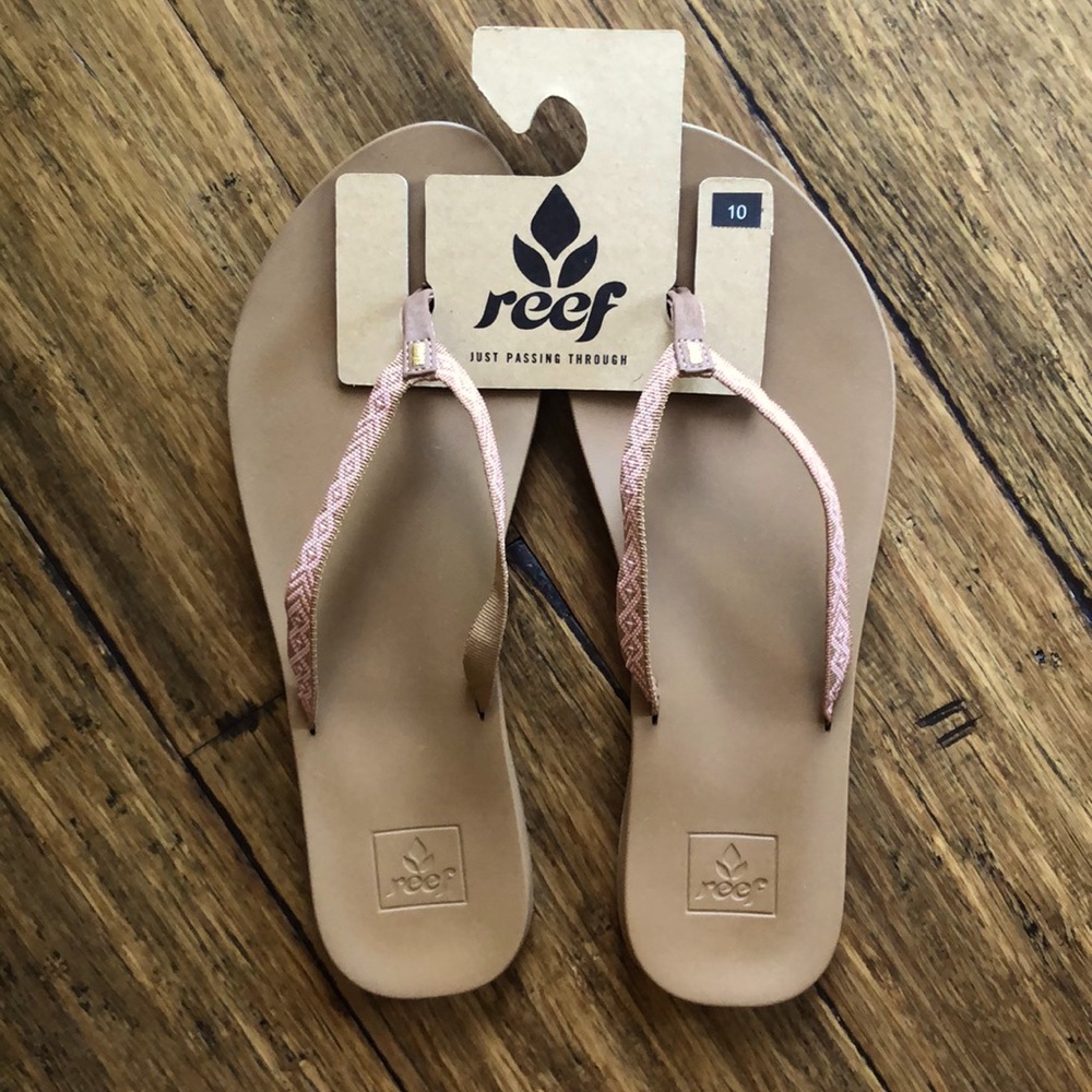 reef sandals flip flops.